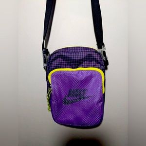Nike PRO crossbody bag Purple